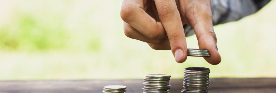 coins-scale-stack-table